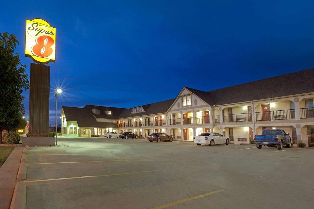 Super 8 By Wyndham City Of Moore Εξωτερικό φωτογραφία